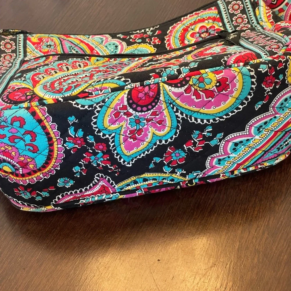 Vibrant Parisian Paisley Design Women’s  Bag by Vera Bradley NEW Retired - Picture 4 of 10